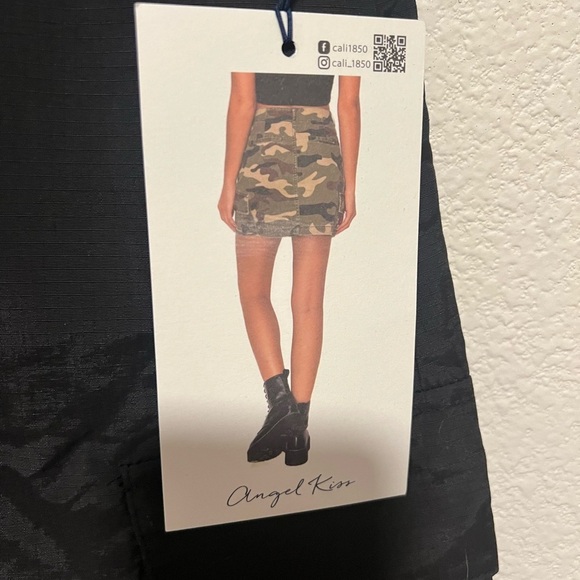 Angel Kiss Black Ruched Pencil Midi Skirt size large - Picture 4 of 6